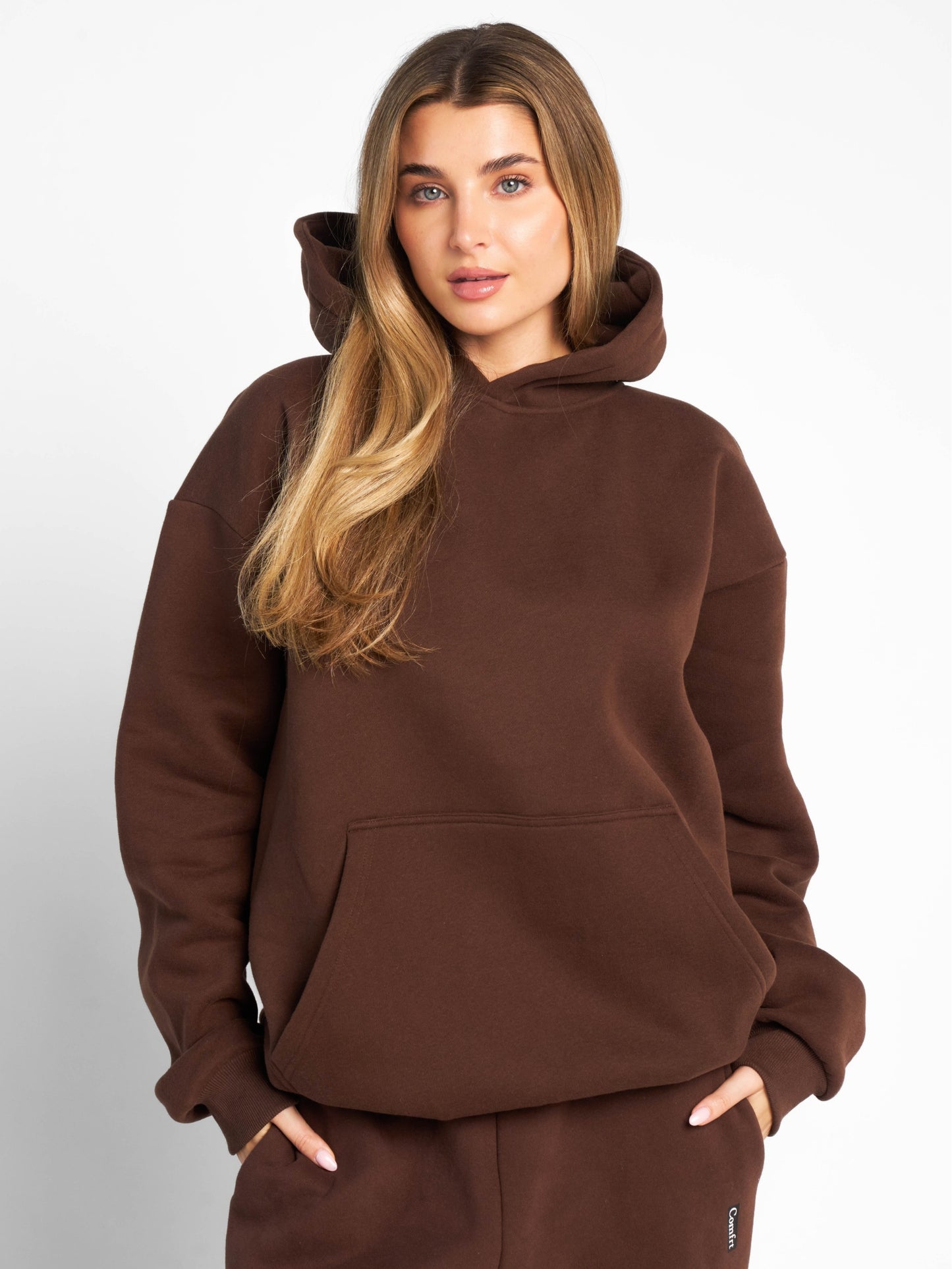 Walnut / F
