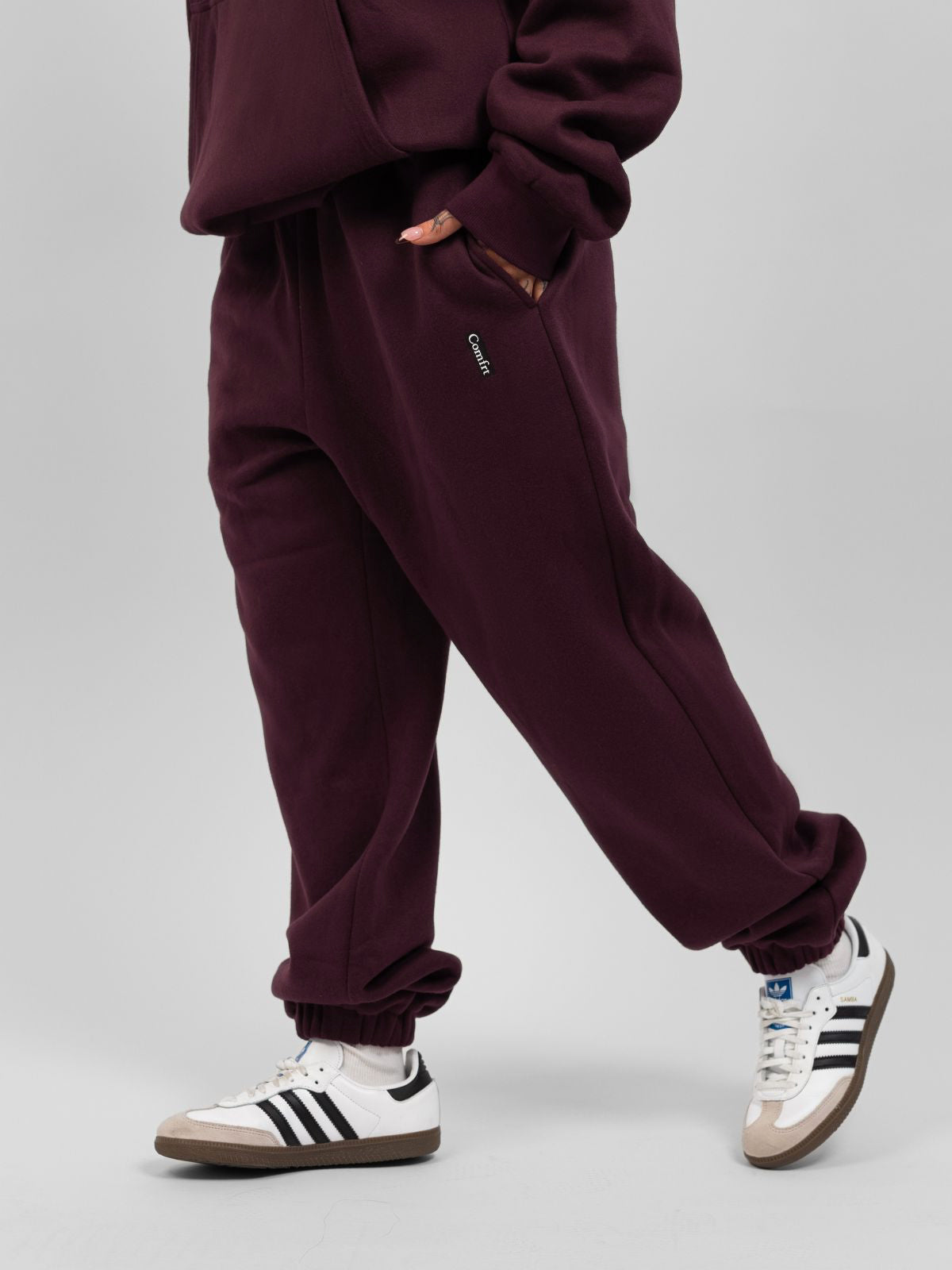 Maroon / F / Valen