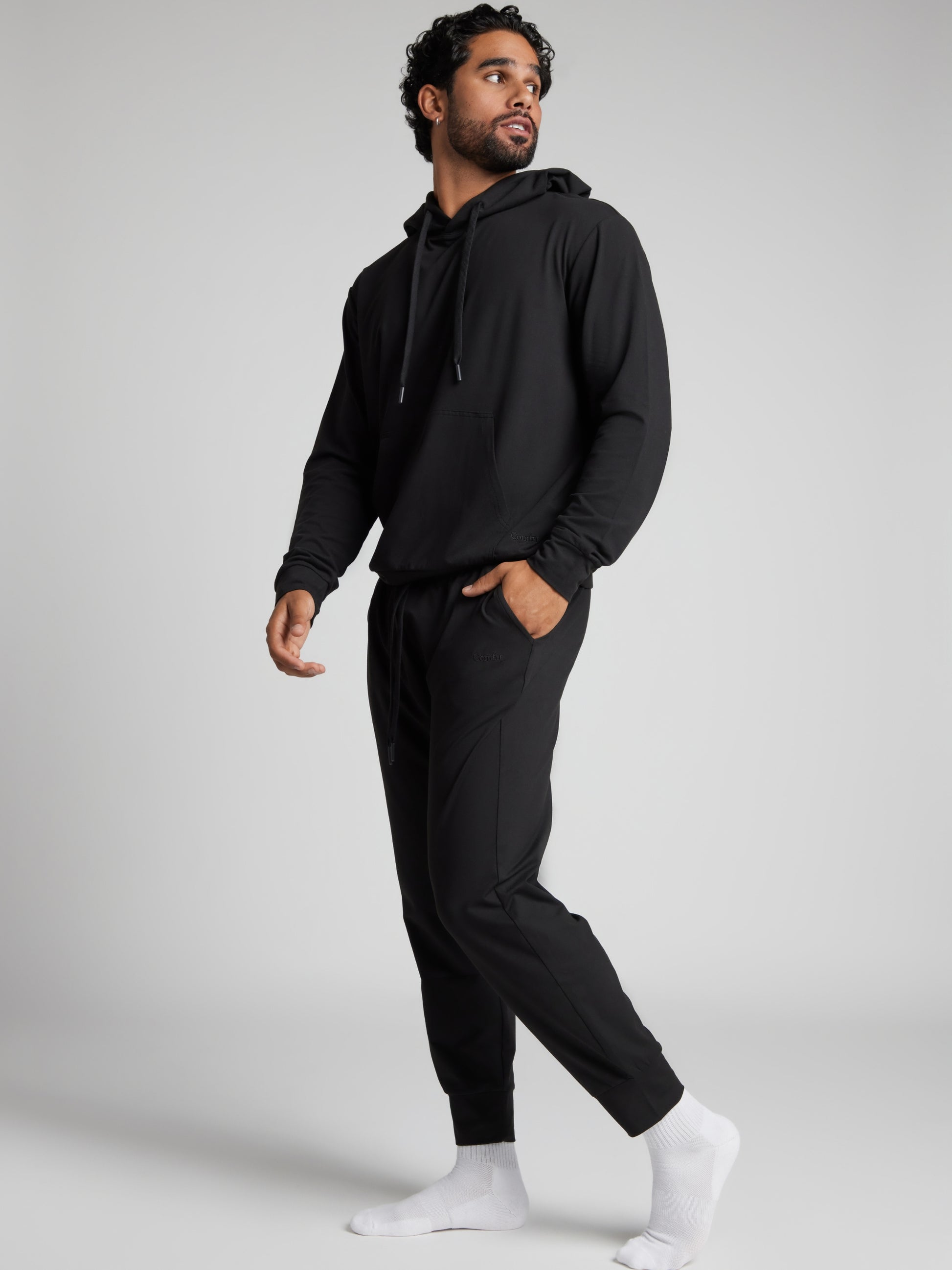 Onyx Black / M