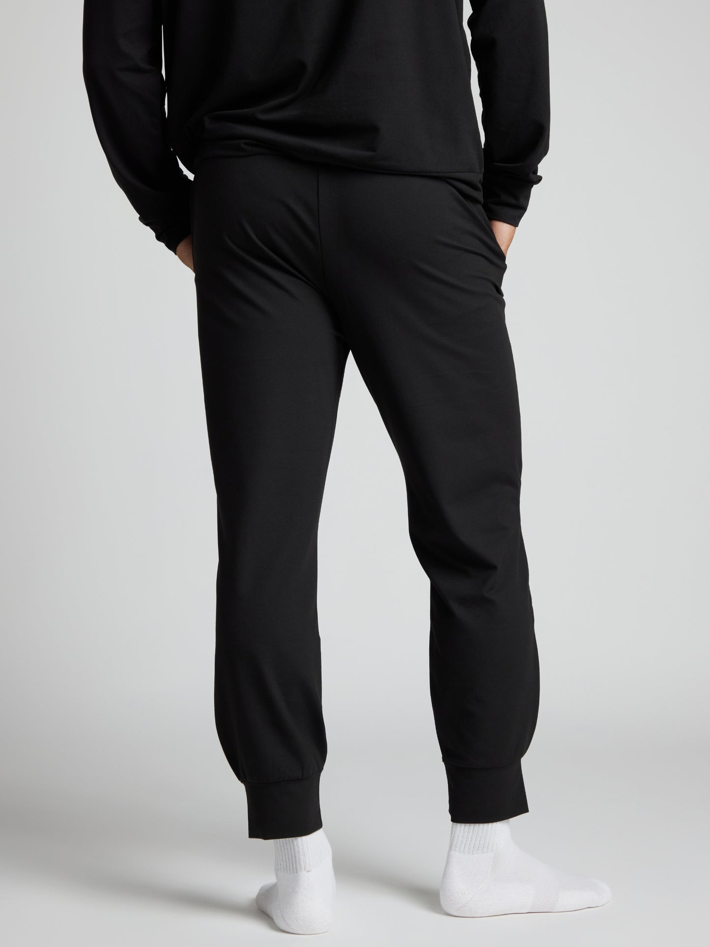Onyx Black / M