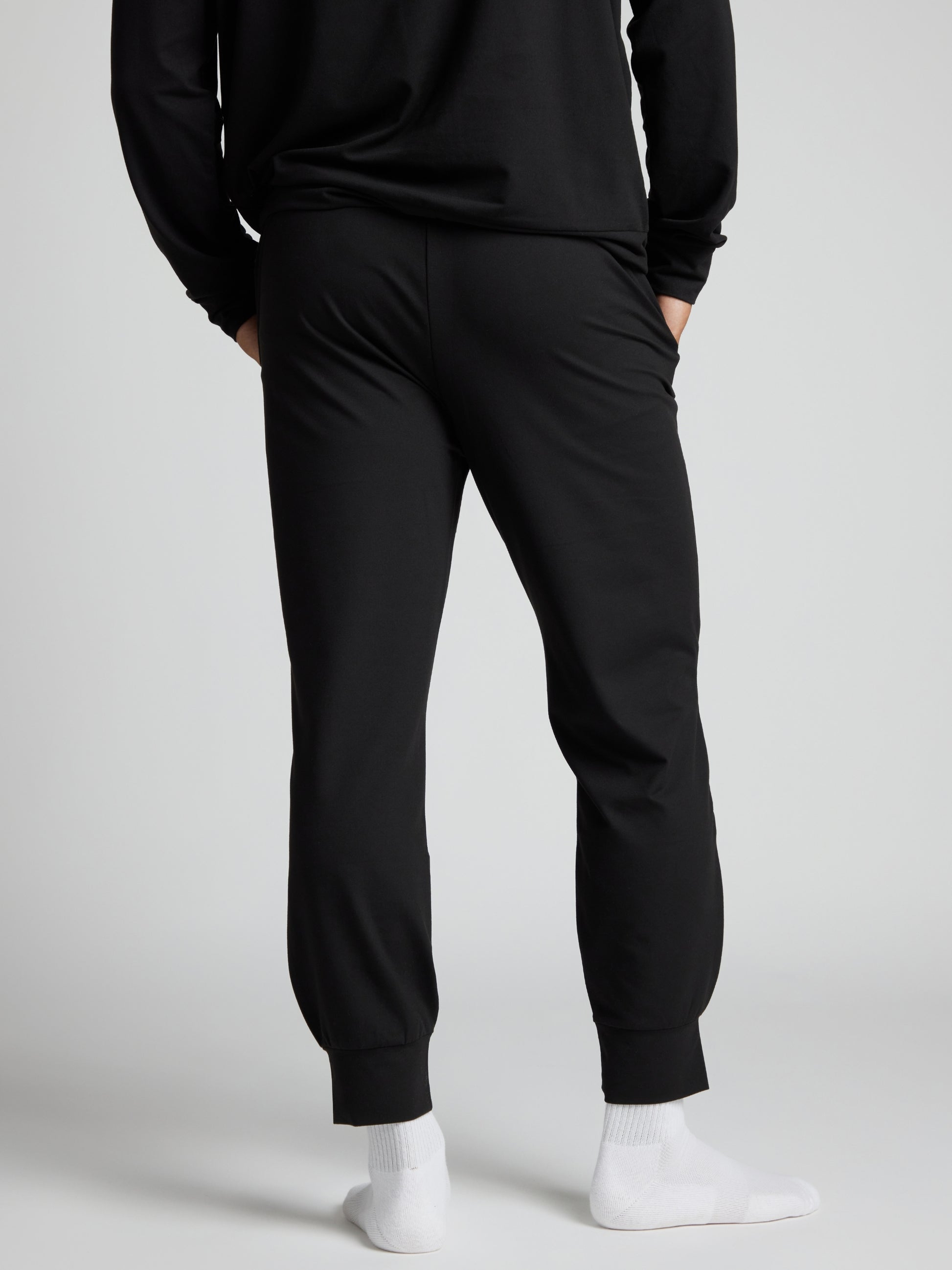 Onyx Black / M
