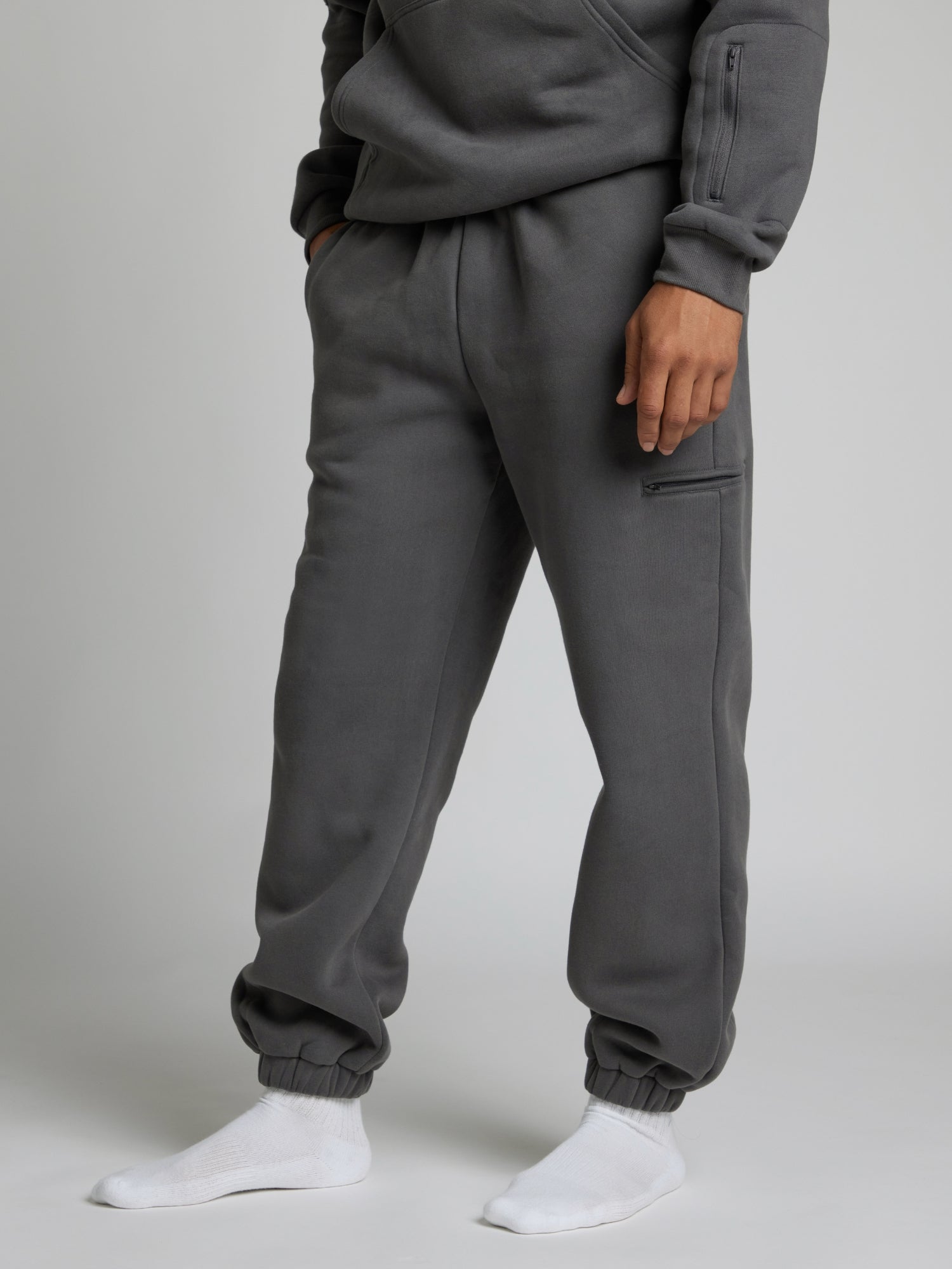 Steel Grey / M