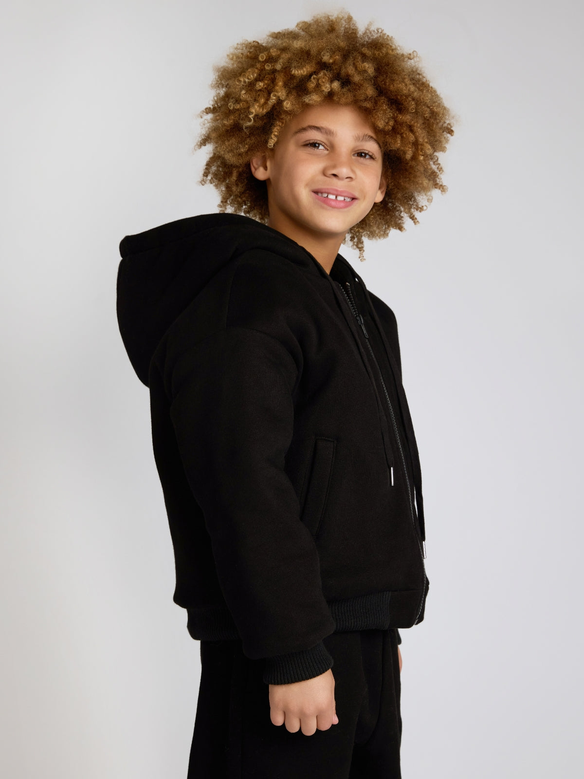 Onyx Black / Logan