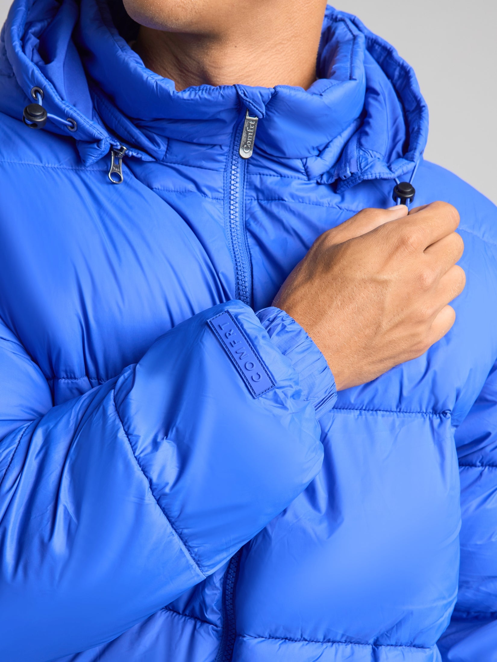 Electric Blue / M